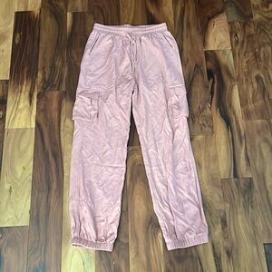 Easel boutique cargo jogger, small NWOT